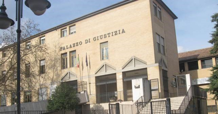 IL FATTO - LA TRUFFA DELL'AUTO DI LUSSO